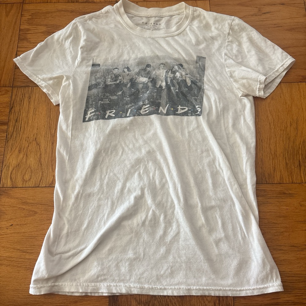 FRIENDS White Short Sleeve Tee with Graphic Print